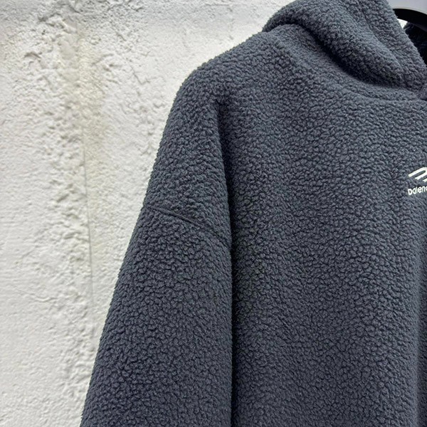 バレンシアガ ロゴ パーカー 偽物 hooded fleece jacket with hood Black 810113TQQ02